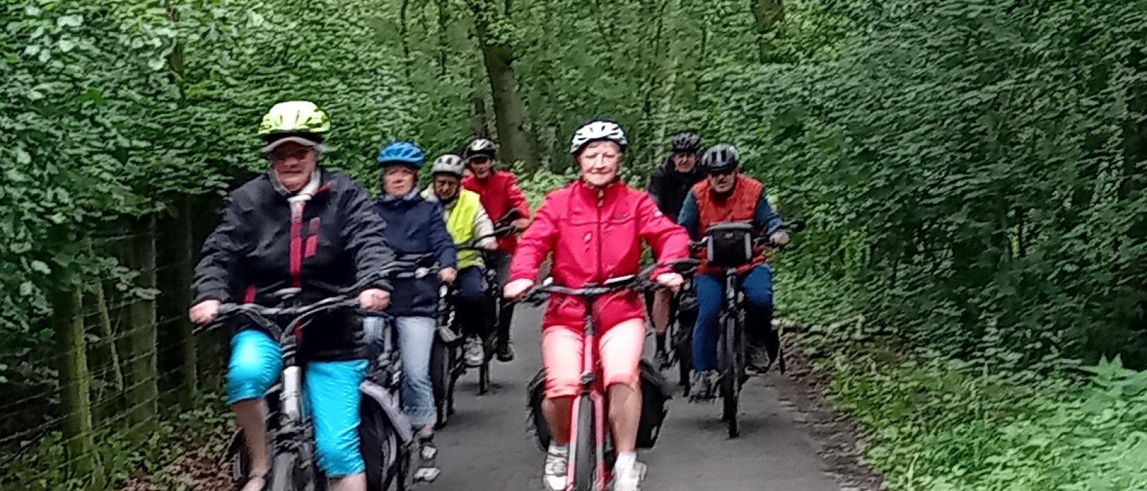 fietstochten langs veelal landelijke wegen