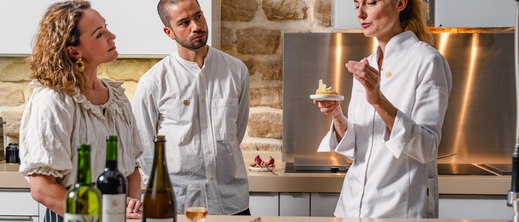 De drie chefs proeven de nieuwe creaties