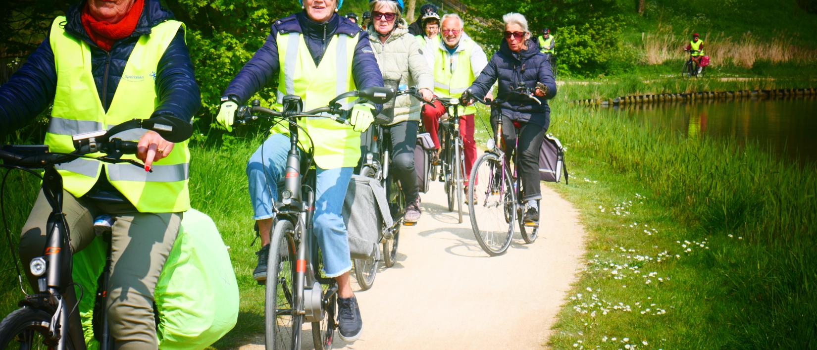 fietstochten langs veelal landelijke wegen 