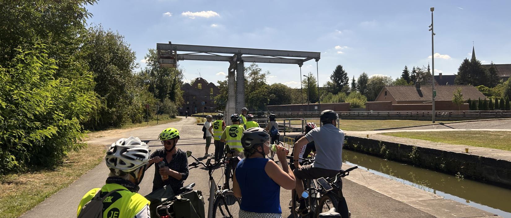 Pasar Liedekerke op fietstocht.