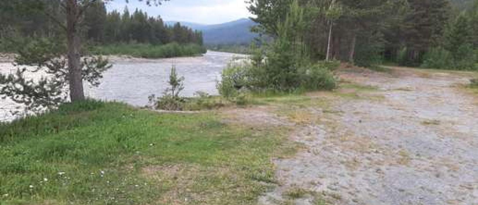 Hoofdfoto Natur Rasteplass bij de Folla-rivier.