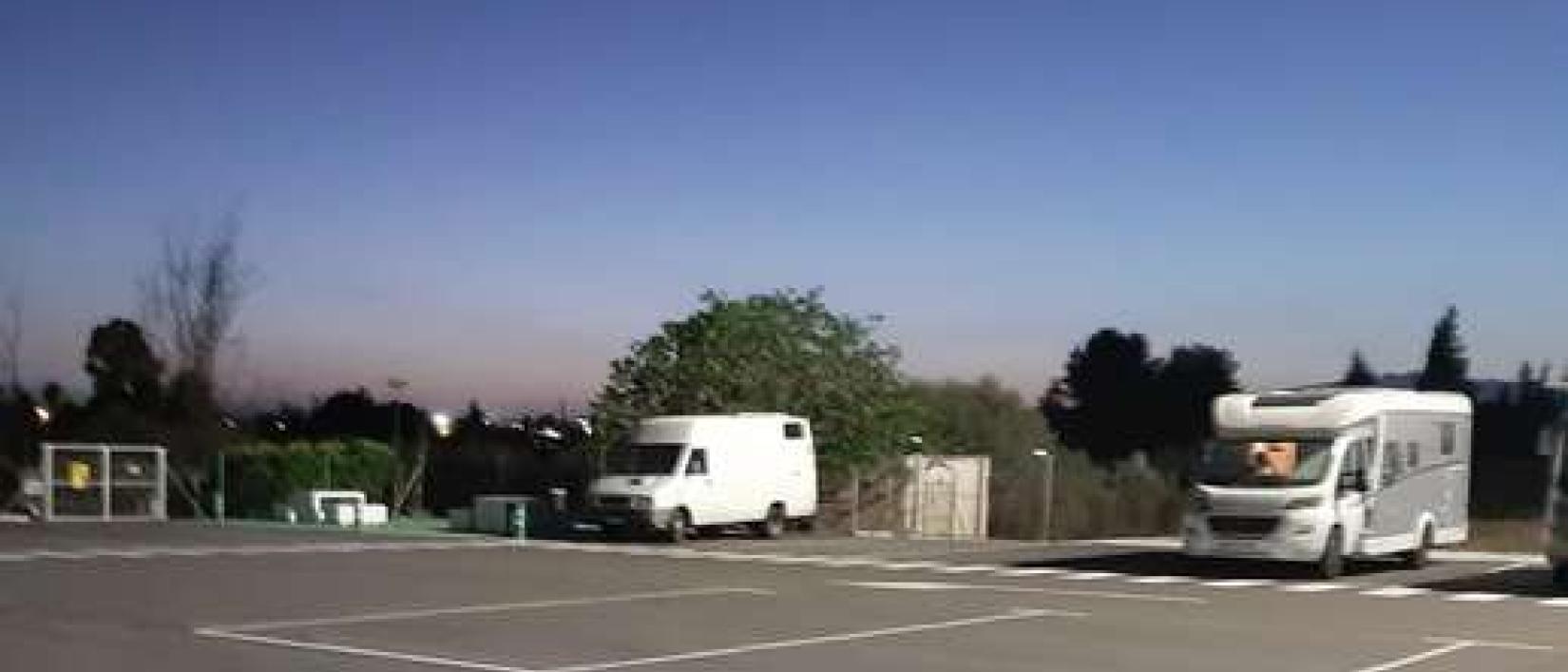 Hoofdfoto Aparcarmiento disuasorio y autocaravanas molina a centro