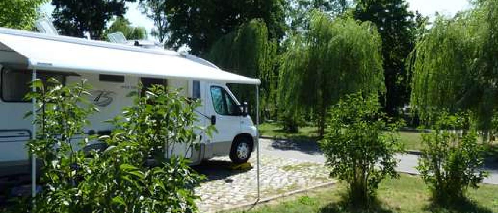 Hoofdfoto Reisemobilstellplatz Schlosshafen