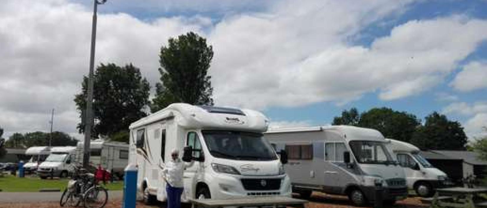 Hoofdfoto Stichting de Nieuwe Leeuwarder Jachthaven, camperlocatie