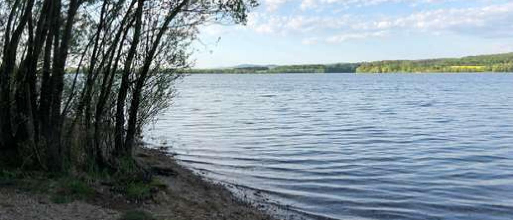 Hoofdfoto Parking Beautiful Lake