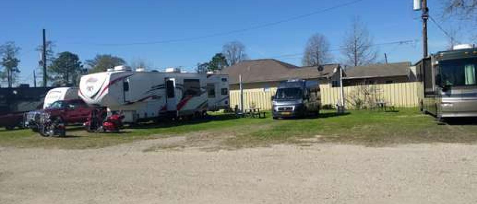 Hoofdfoto 3 Oaks and a Pine RV Park