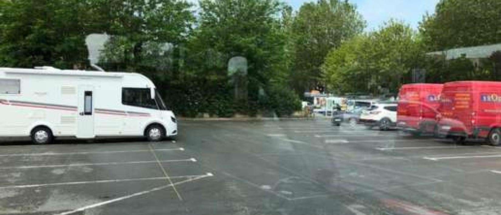Hoofdfoto Parking Roy Bry