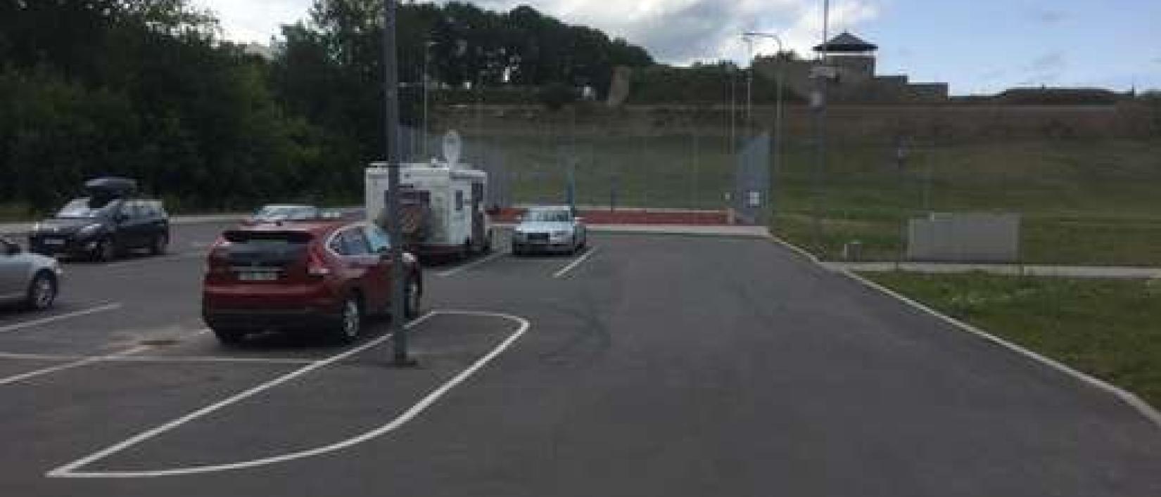 Hoofdfoto Parking Raja Tee