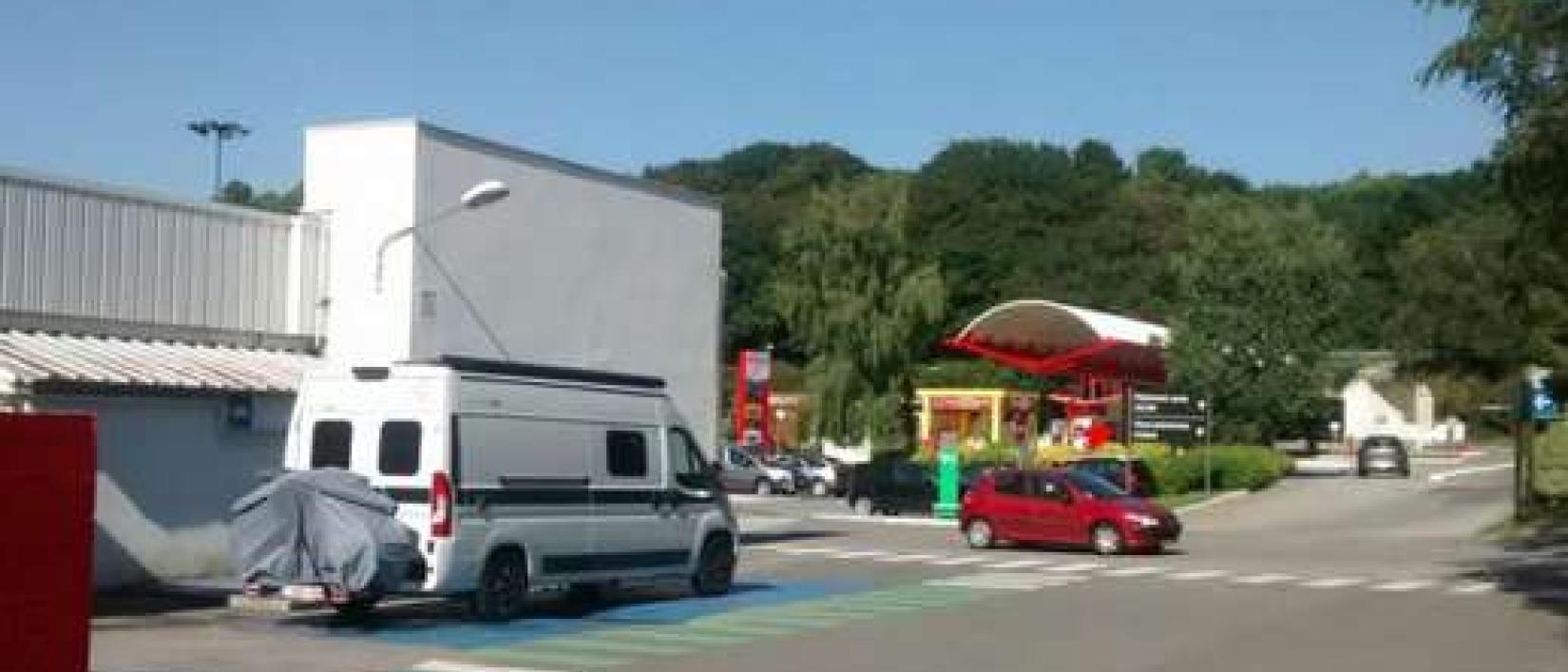 Hoofdfoto Camperservice Géant Casino