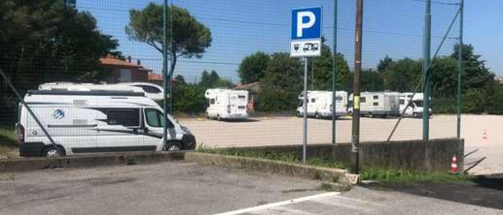 Hoofdfoto Parcheggio Sterrato Camper Sirmione