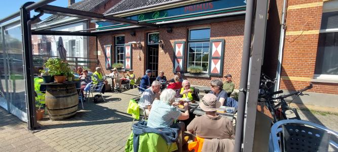 Lunch in Meersel Dreef (foto EB)