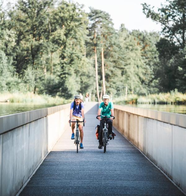 fietsen door het water