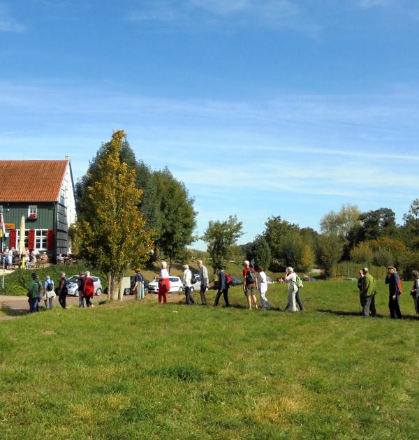 Naar lunch tijdens wandelweekend in Epen