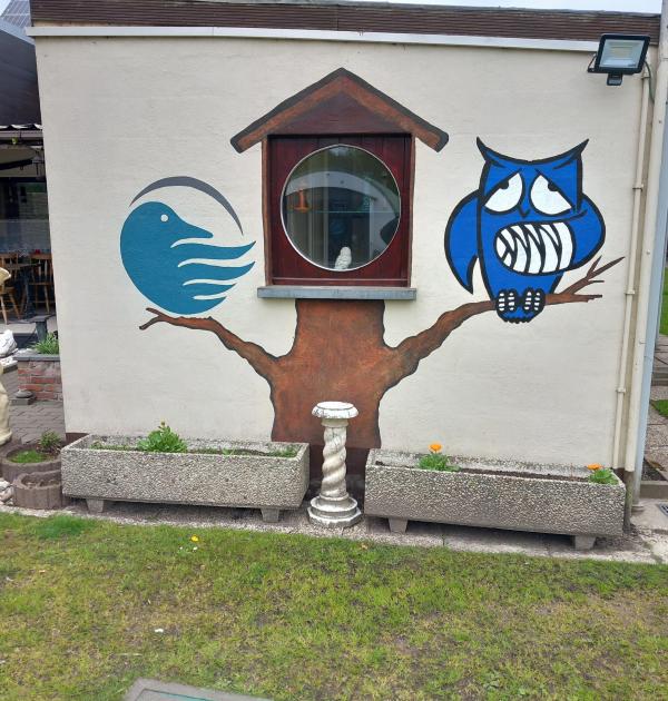 Muurschildering in het Vogelopvangcentrum in Malderen.