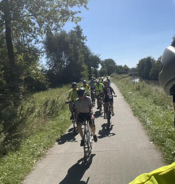 Pasar Liedekerke op fietstocht.