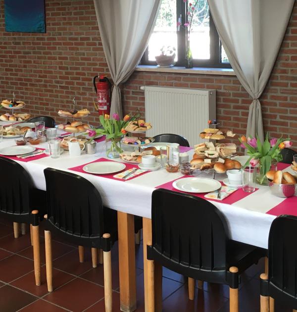 High tea in Primavera