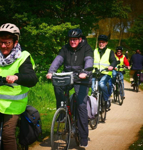 fietstochten langs veelal landelijke wegen 