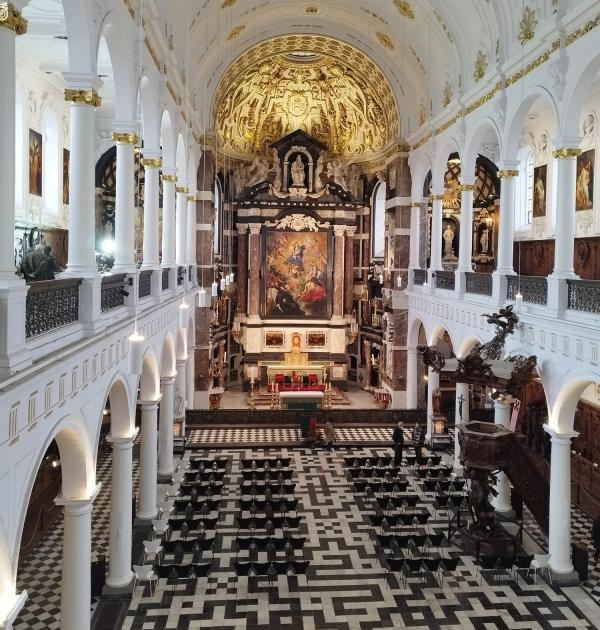 Het schip van de kerk