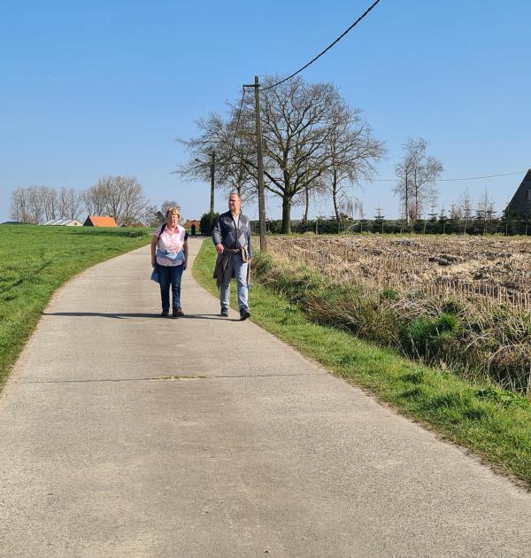 Wandelen op de Oude Gentweg te Adegem