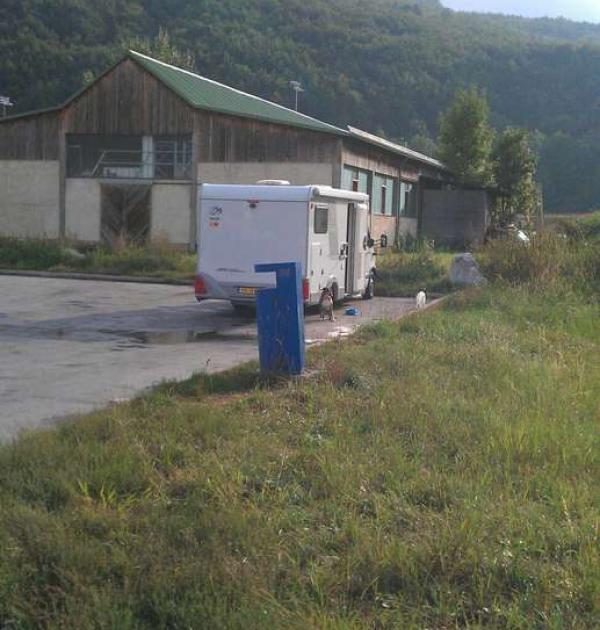 Hoofdfoto Naast OMV tankstation