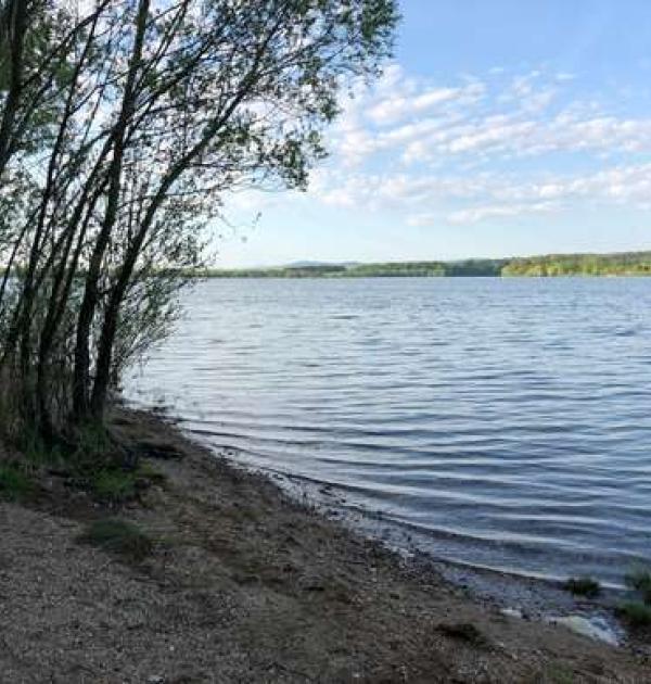 Hoofdfoto Parking Beautiful Lake