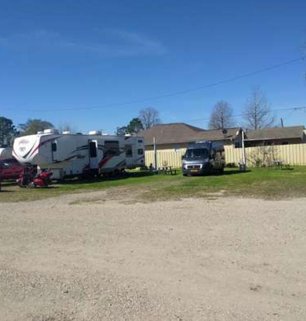 Hoofdfoto 3 Oaks and a Pine RV Park