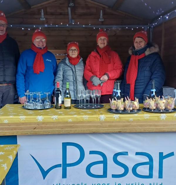 Onze medewerkers in de chalet op de nieuwjaarsreceptie Erpe-Mere