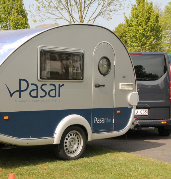 Mag ik met mijn auto met toegelaten trekgewicht van 1650 kg een caravan met hoogst toegelaten massa (HTM) van 1700 kg trekken? 